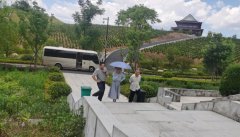 <b>不畏酷暑，，，旅行指导促提升</b>